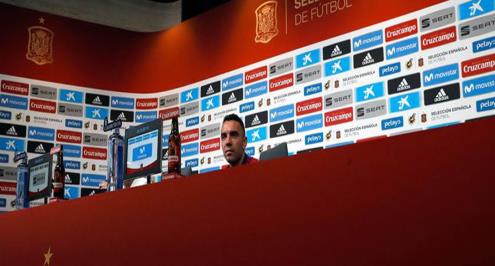 أسباس: الجماهير تريد انتصارا بـ8 و10 أهداف على سويسرا وتونس